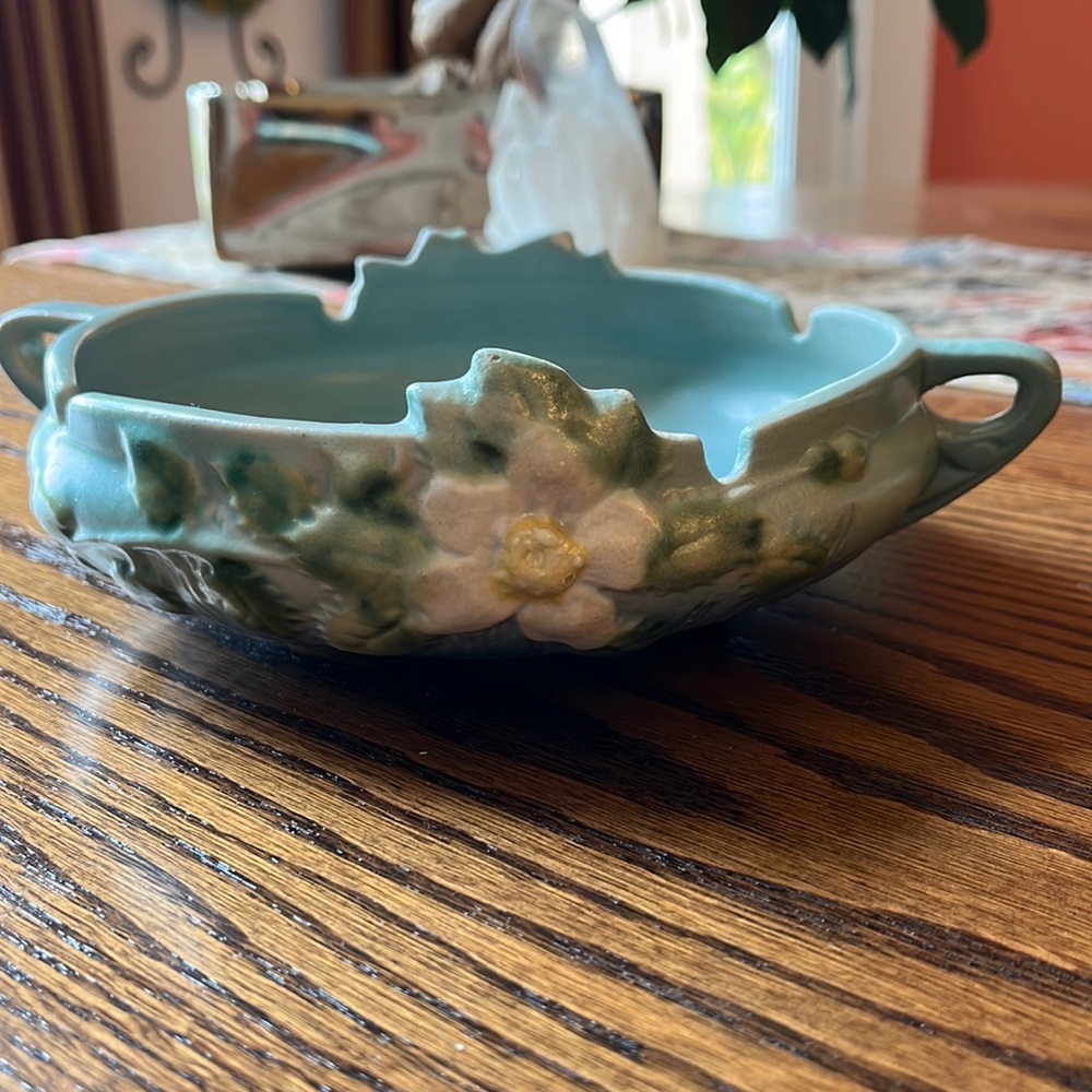 Vintage Roseville White Rose ashtray